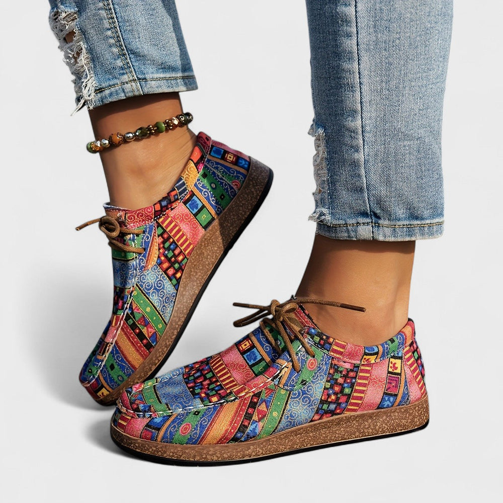 Bruna - Mocassim Estampado com Cadarço e Solado Texturizado