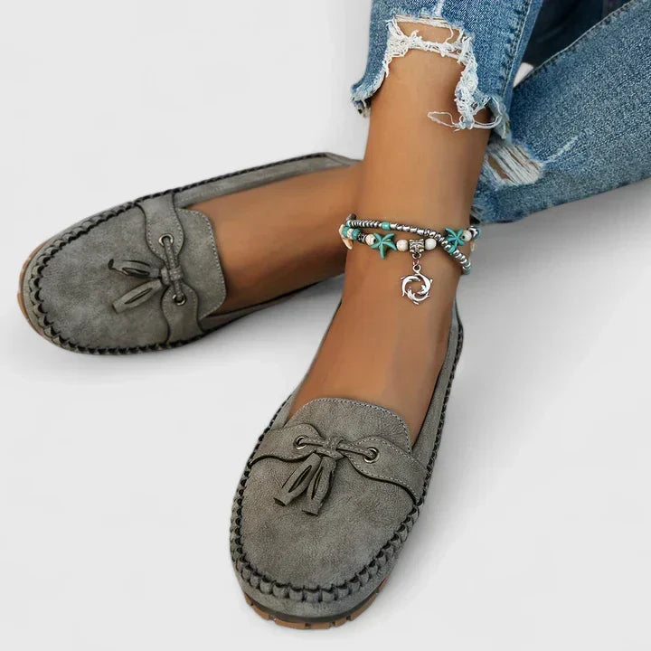 Tomazia - Mocassim Feminino de Camurça com Laço