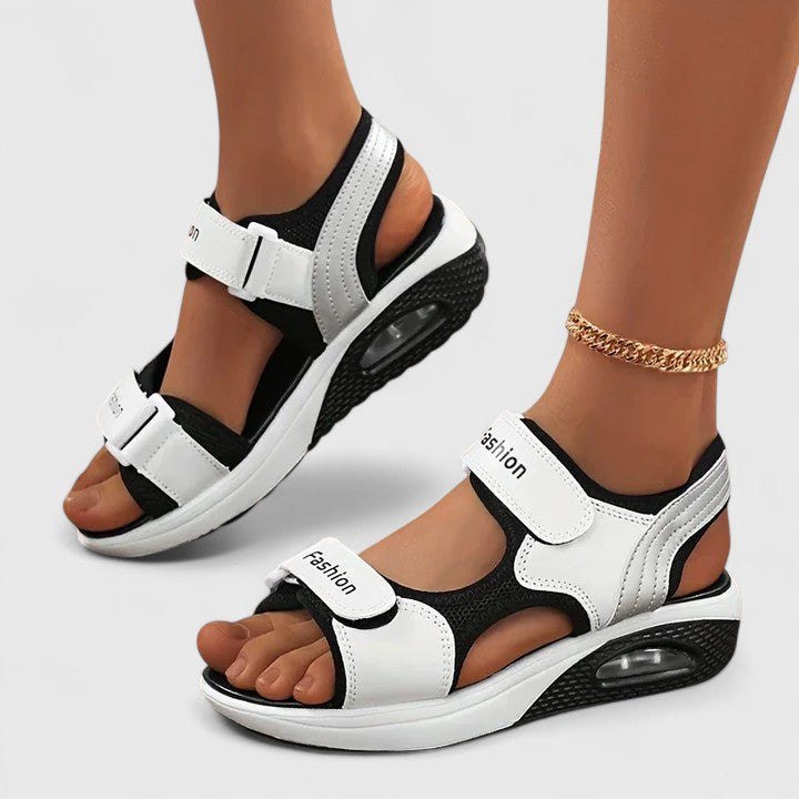 Rhea - Sandália Plataforma com Três Tiras de Velcro