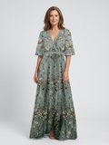 Evadne - Vestido Longo Floral com Decote V e Manga Curta