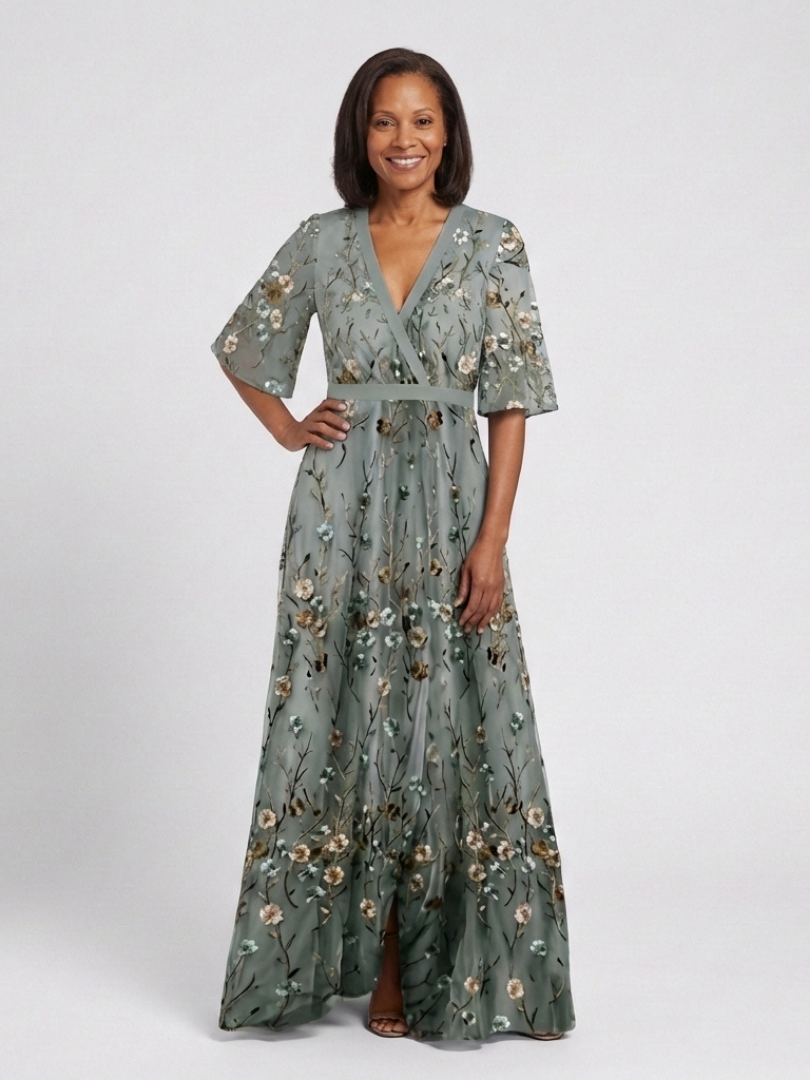 Evadne - Vestido Longo Floral com Decote V e Manga Curta