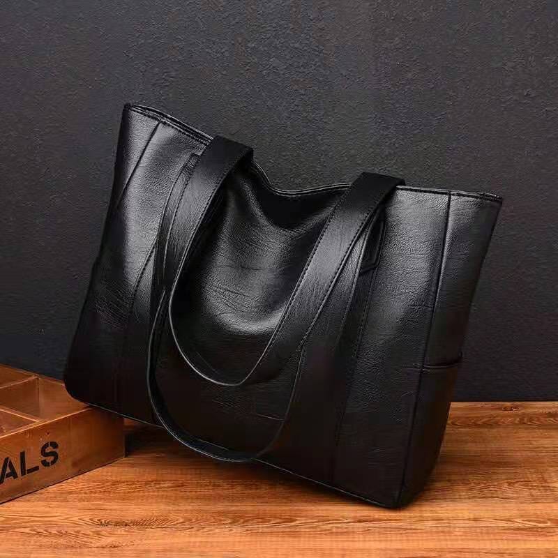Tertulina - Bolsa Feminina de Couro Espaçosa