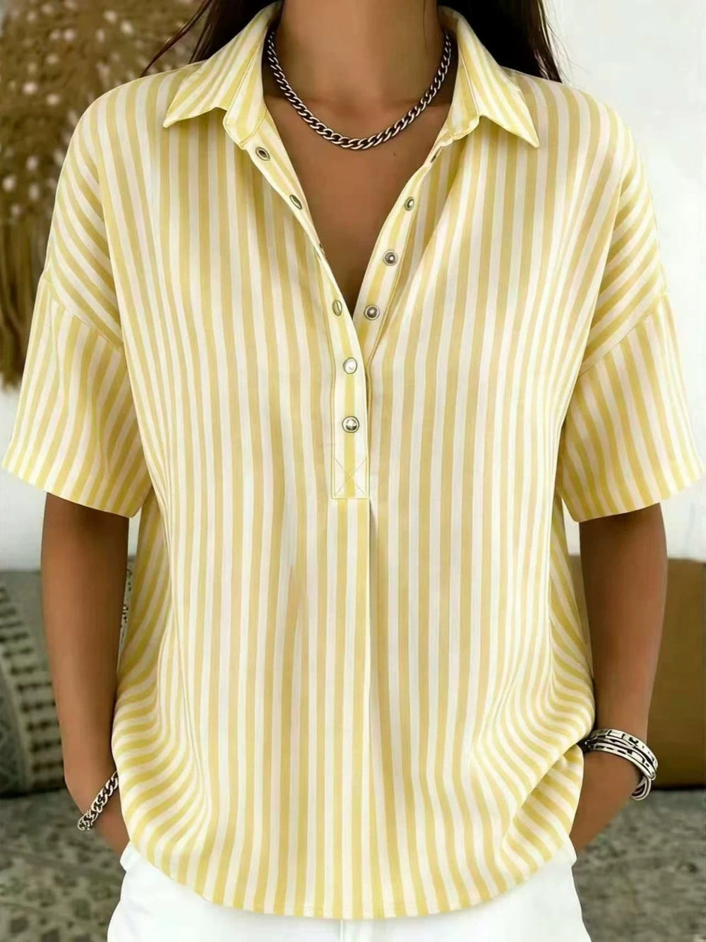 Yandra - Camisa Feminina Manga Curta Listrada