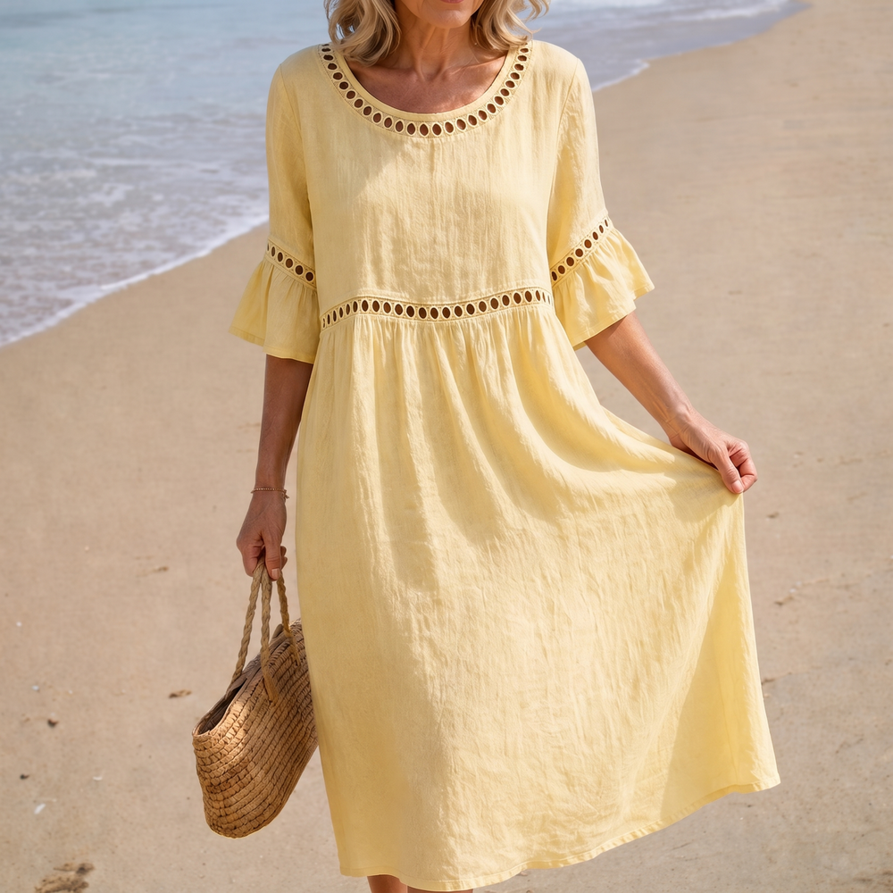 Hélène - Vestido Midi com Manga Sino e Detalhes Vazados